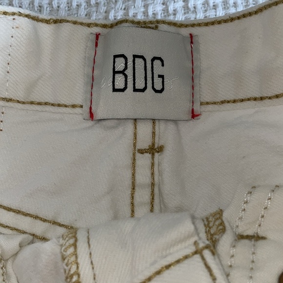 WHITE BDG COWBOY JEANS HIGH RISE SIZE 26 - Picture 2 of 4